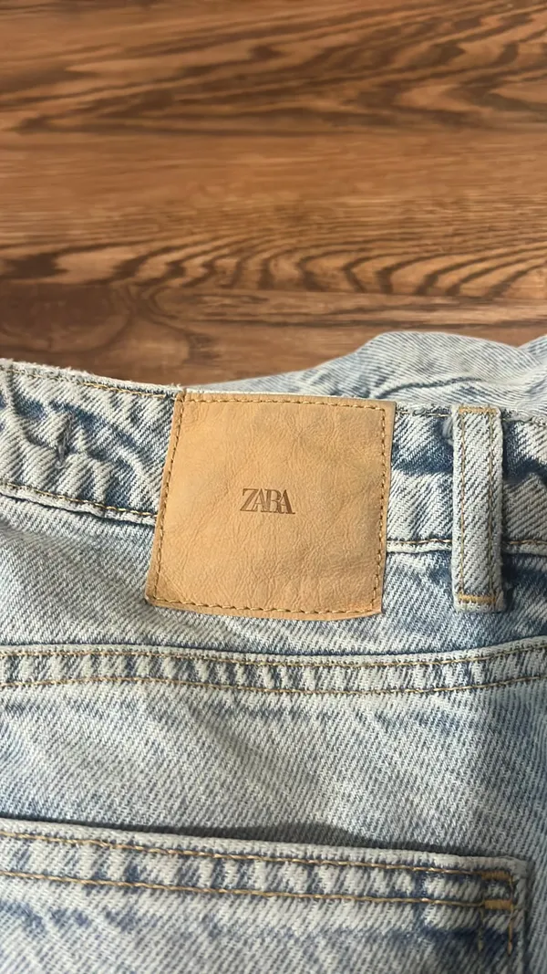ZARA Jeans Straight High-Rise Light Wash Leg Raw Hem - Image 6
