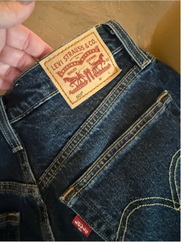 Women's Levi's 501 Jean Shorts Size 25 Blue - Image 2