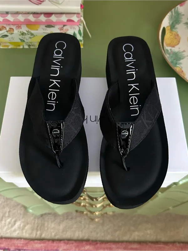 Calvin Klein Women's Mulan Logo Black Wedge Thong Slides Sandals Size 10 NIB - Image 12