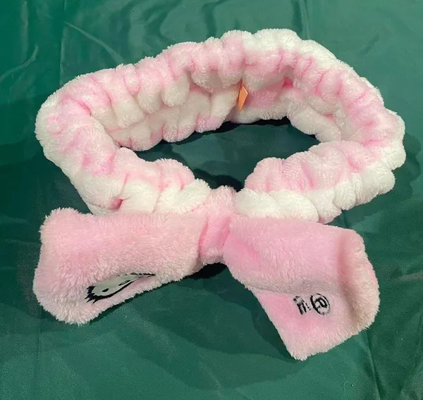 Sanrio x The Crme Shop Hello Kitty Spa Headband - Image 3