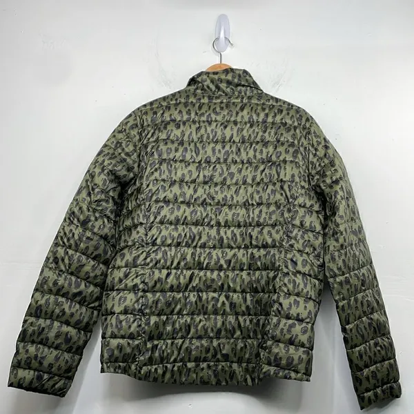 Old Navy Go-H20 Water-Resistant Narrow-Channel Puffer Jacket size Large - Image 4