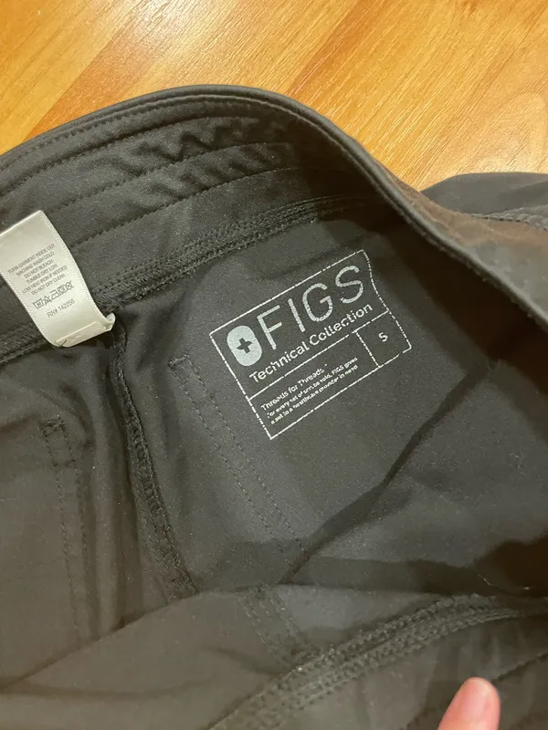 Black figs scrubs  - Image 2