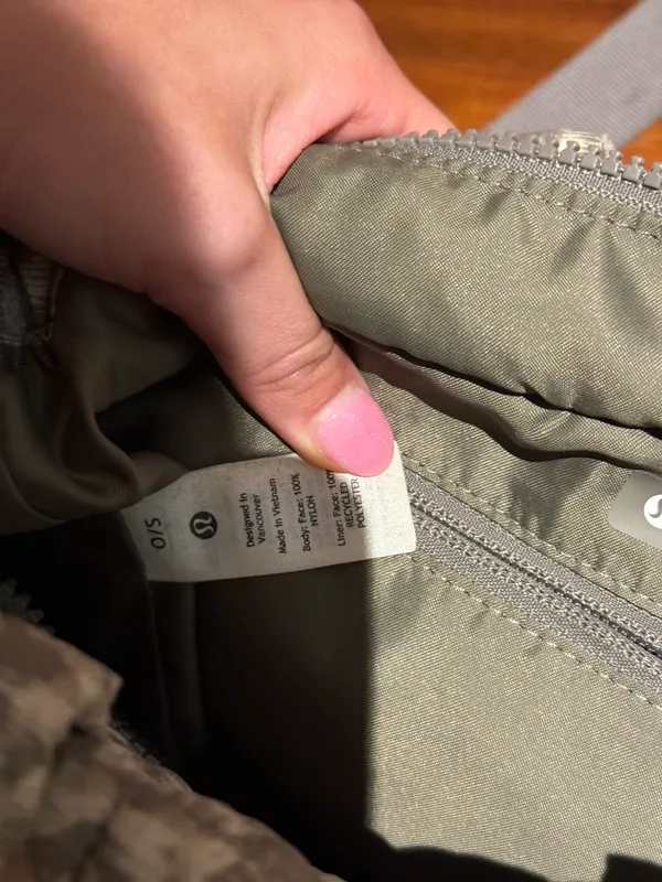Lululemon Quilted Puff Bag 5L - Image 7