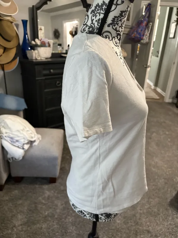 Old Navy size small white short sleeve top - Image 2