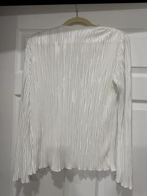 White Top - Image 3