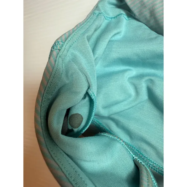 Lululemon Sports Bra Light Support Crisscross Back‎ Teal Blue Activewear 6 - Image 5