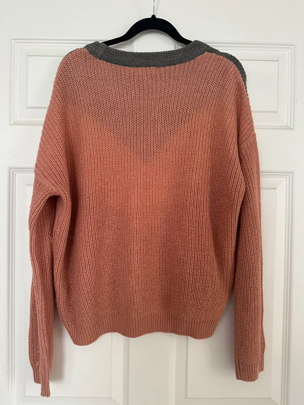 Boutique Sweater Size L - Image 3