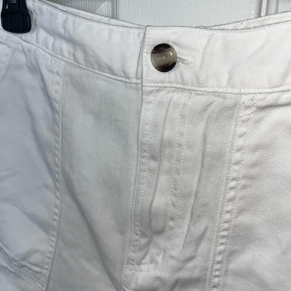 Universal Threads Target White Jean Shorts - Image 3