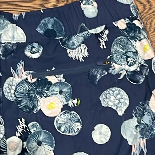 The North Face Motion Cotton Blend Stretch Shorts C16‎ - Image 7