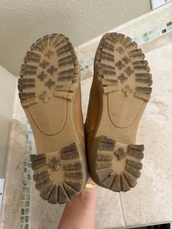 Sugar Mabry Tan combat style, block heel and side zipper Size 8 Lug sole - Image 9