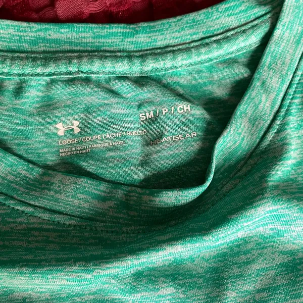 Under Armour HeatGear Women’s Loose Fit Long Sleeve Athletic Shirt Green Size S - Image 3