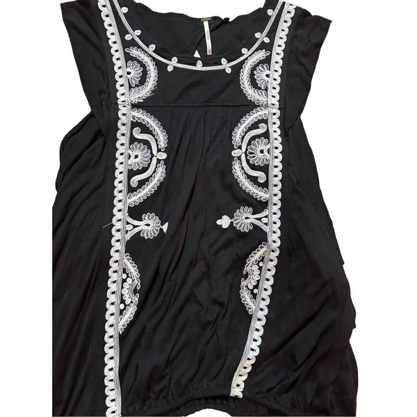 Free People DOS SEGUNDOS‎ Black/White Embroidered Batwing Top Sz M - Image 7