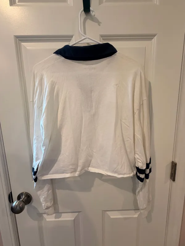 Hollister Co. Malibu White Long Sleeve Crop Top Size Large - Image 4