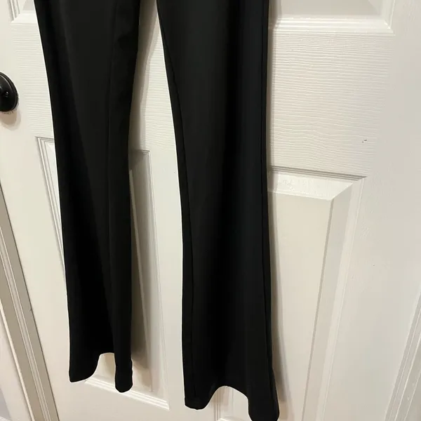 NWOT Edikted Aliyah STRAP FLARE PANTS black‎ size small - Image 7