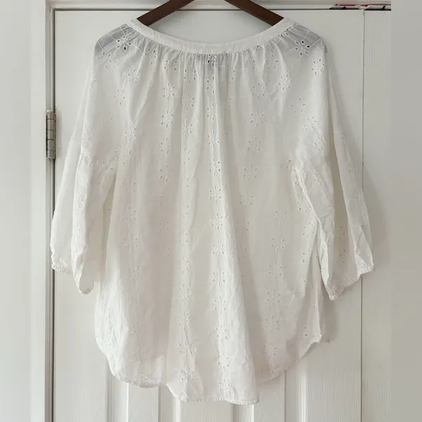 Nine West White Eyelet Blouse‎ Size Large EUC - Image 2