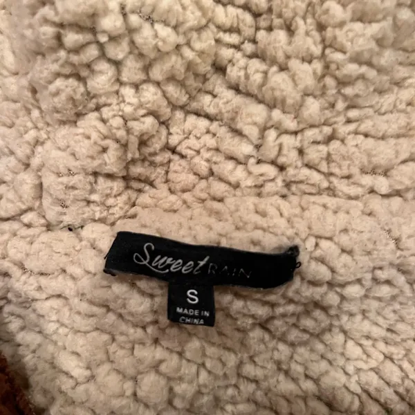 American Eagle Outfitters Rust and Cream Teddy Jacket - Image 3