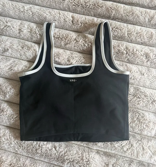 Abercrombie Women’s Black Sports Crop Bra with White Trim - Image 5