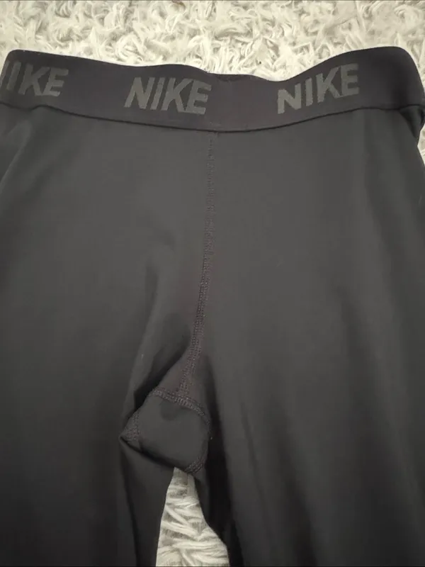 Nike Black Capri Dri-Fit Performance Leggings with Logo Waistband (XS) - Image 2