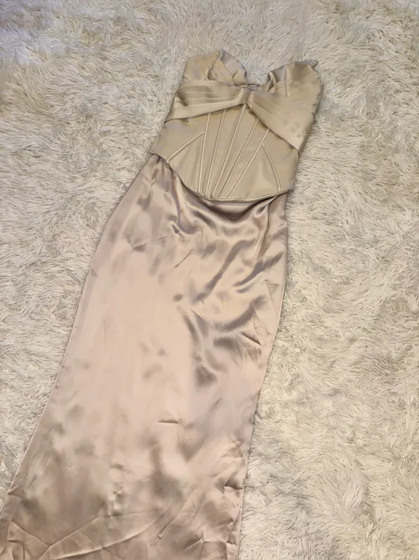 NEW HOUSE OF CB Eve Satin Strapless Corset cream Gown Sz M - Image 5