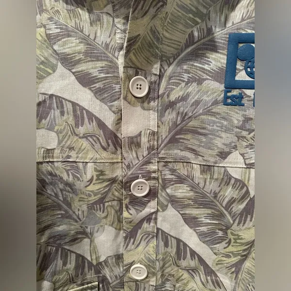 NWT Disney Parks Tropical Polynesian Resort Spirit Jersey Button Up S - Image 5