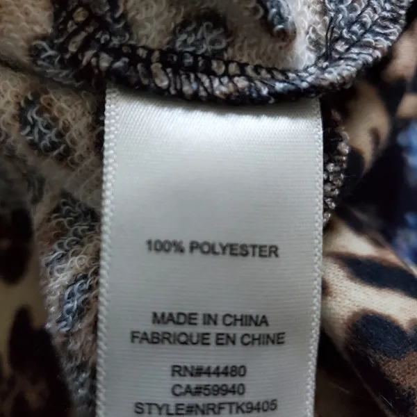 Crop style hoodie size medium in leopard print with wide sleeves by love fire - Image 6