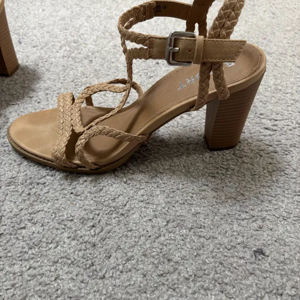 Report Tan Braided Strap Block Heels Size 10 - Image 2