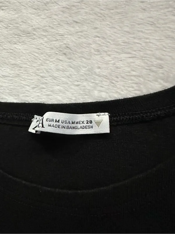 Zara Crop Top in Black Size Medium Cropped Basic T-Shirt - Image 5