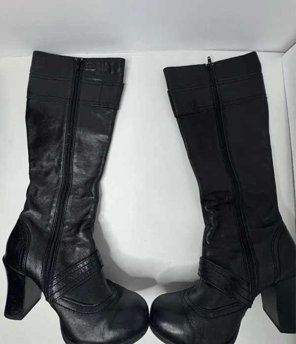 Born Black Leather Zip Up Boots Size 8.5 - Image 2