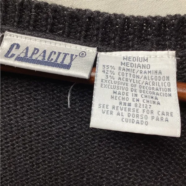 Capacity sweater vest. Winter Penguin scene. Size Medium Black - Image 5