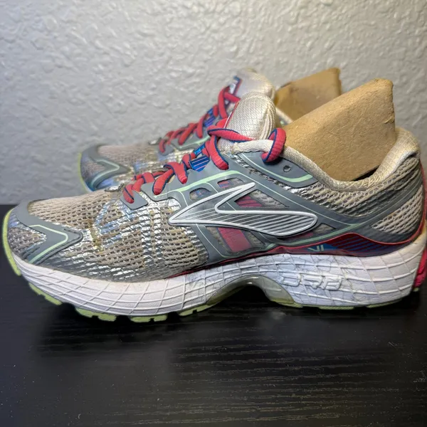 Brooks Ravenna 6 White Raspberry Athletic Running Shoes Sneakers Womens Size 6.5 - Image 7
