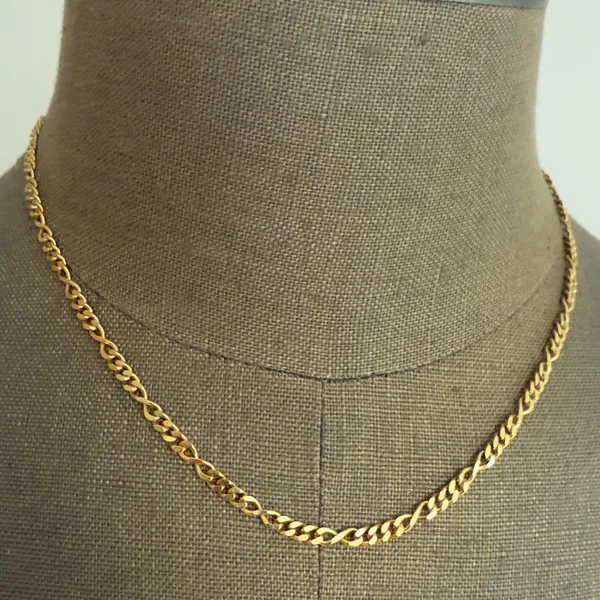 Five Pieces Costume Chains Gold - Image 6