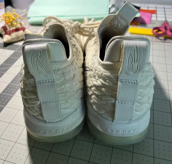 Nike Lebron Basketball Shoes - Image 2