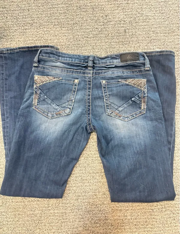 Daytrip Leo Bootcut Jeans - Image 2