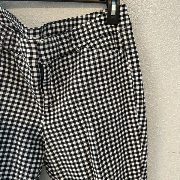 Old Navy Gingham pixie pants - Image 2