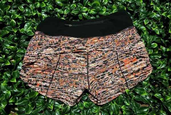 Lululemon Speed Up Shorts Size 4 Long 4" - Image 3