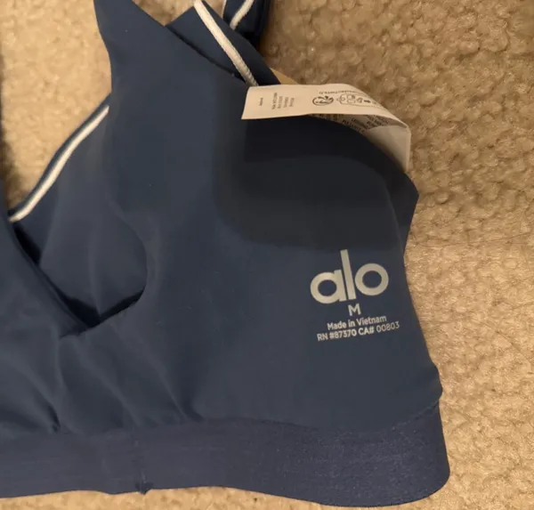 Size M Alo yoga Airbrush Heart Throb Bra women sports bra - Image 3
