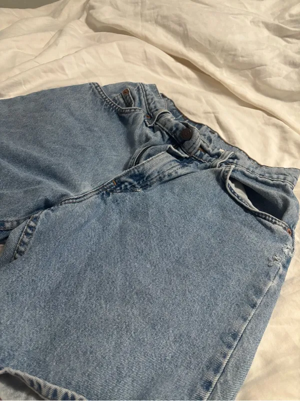 Levi’s 951 Orange Tab Relaxed Fit Light Wash Denim Shorts High Rise Cutoff - Image 6