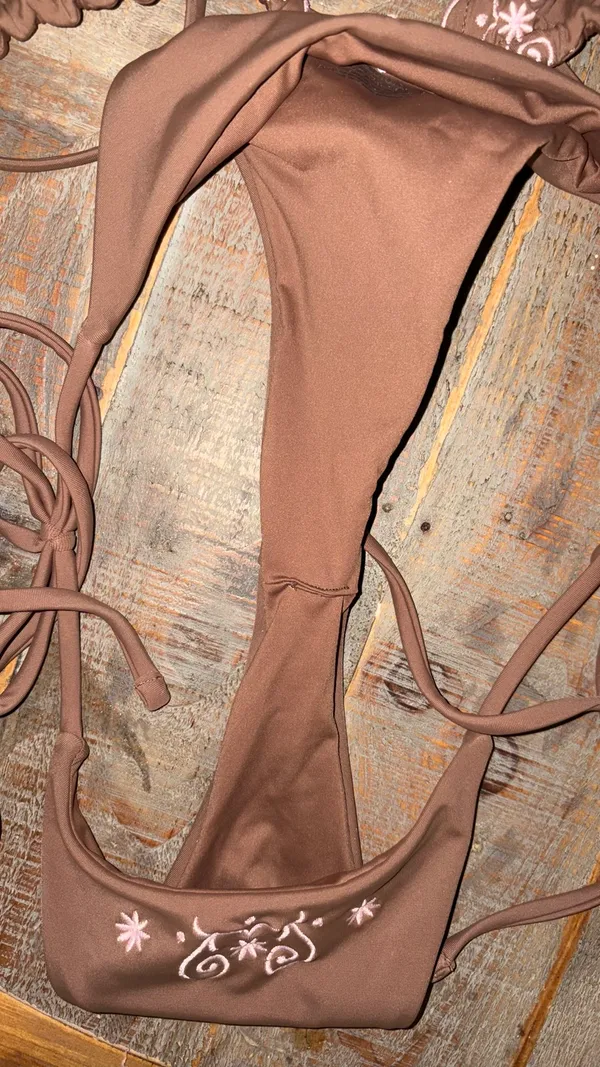 Frankies Bikinis Set - Image 3
