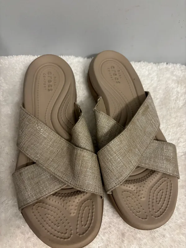 Tan Crocs ladies Sz.9 - Image 4