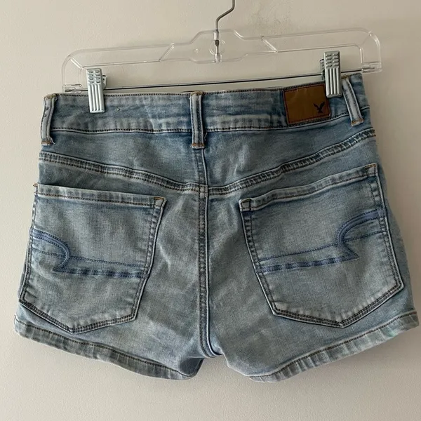 American Eagle Hi‎ Rise Shortie Light Wash Size 6 - Super Super Stretch - Image 3