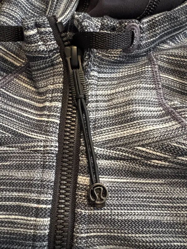 lululemon Size 6 Hooded Define Jacket Nulu Heather Gray Athletic - Image 6