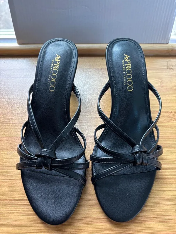 & Other Stories Cute Black Kitten Heels - Image 3