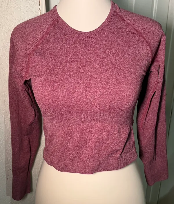 Amazon Women's Purple Cropped Stretch Long Sleeve Crew Neck Activewear Top Size L - Image 2
