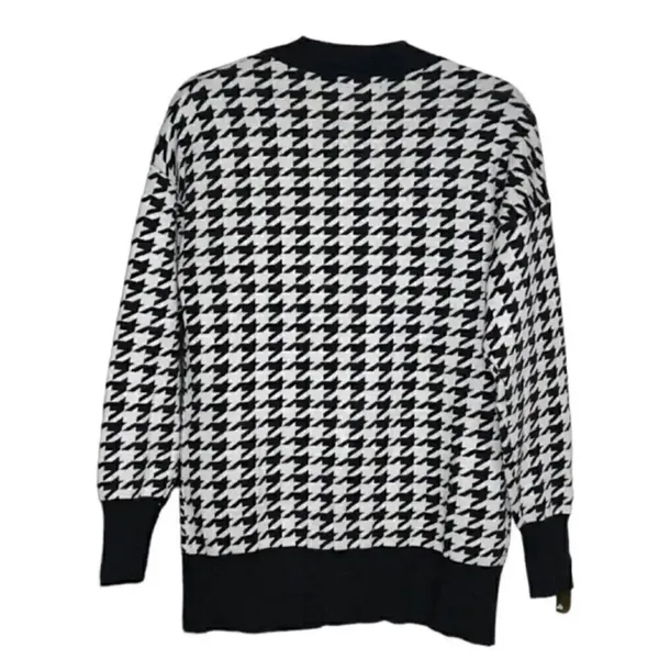 Ont Welfth Houndstooth Black & White Sweater
Cardigan(Size Small) - Image 3