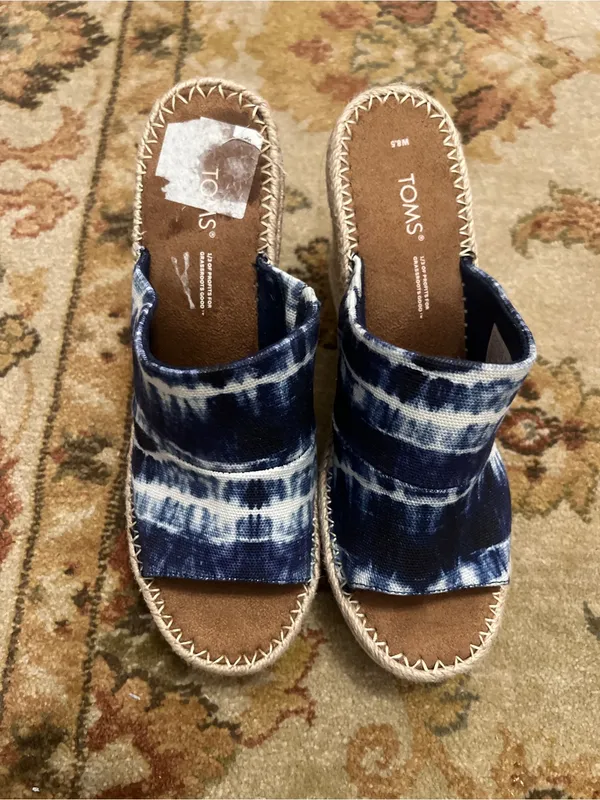 TOMS Blue and White Tie-Dye Slide Mules - Image 3