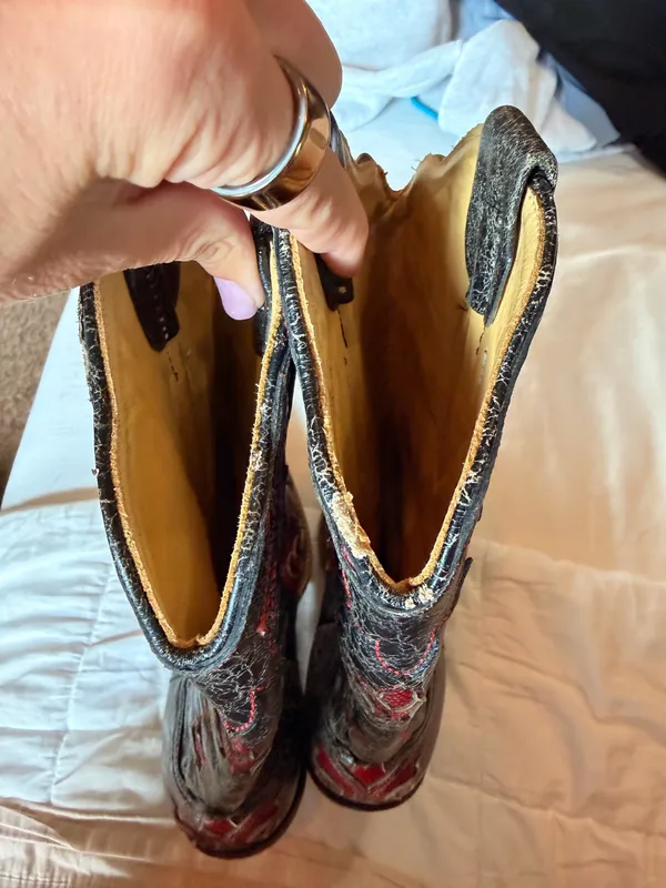 Corral Vintage C2115 Black Red Embroidered Distressed Western Cowboy Boots 8.5 - Image 7