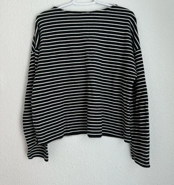 Dip black and white stripe long sleeve shirt with front pocket, size L / XL - Image 6