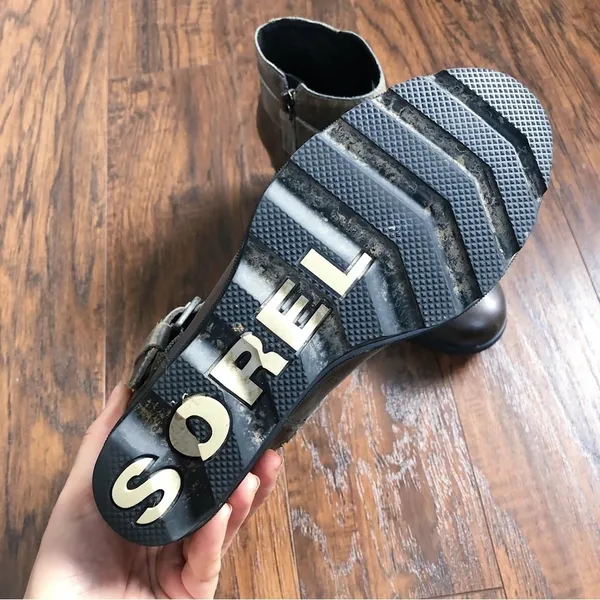 SOREL • Joan of Arctic Wedge II bootie buckle Quarry leather grey ankle short - Image 13