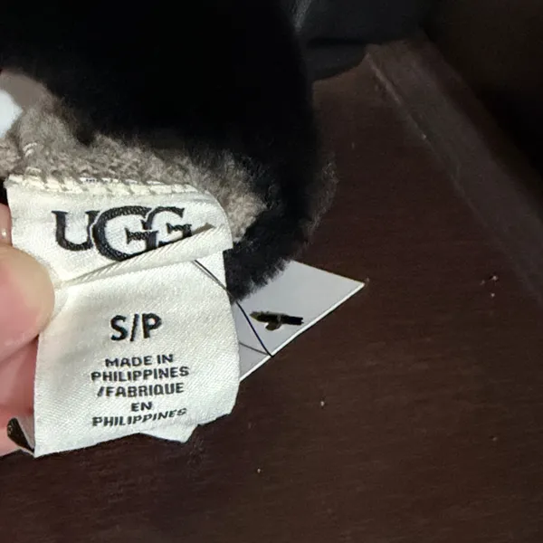 NWT UGG Size Small Black Leather Gloves with Fur Trim - Image 3
