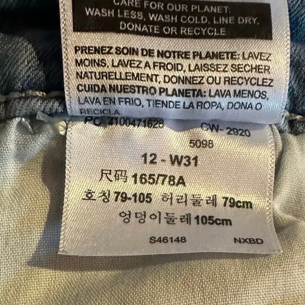Women's Levi’s High Waist Light Wash Denim Shorts 31/12‎ Frayed Hem - Image 5